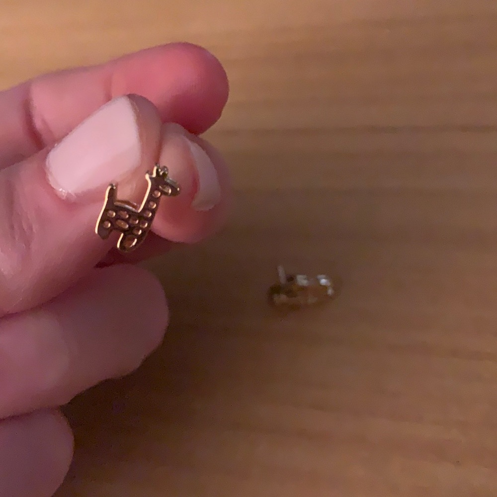 Cute giraffe studs